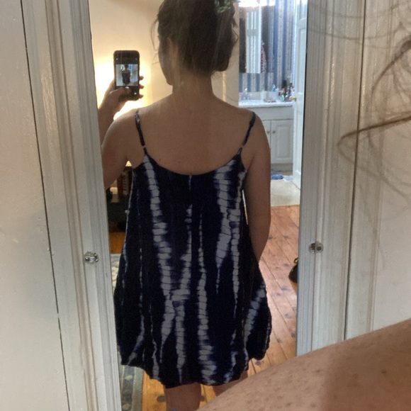 Spaghetti strap flowy summer dress - Picture 2 of 6
